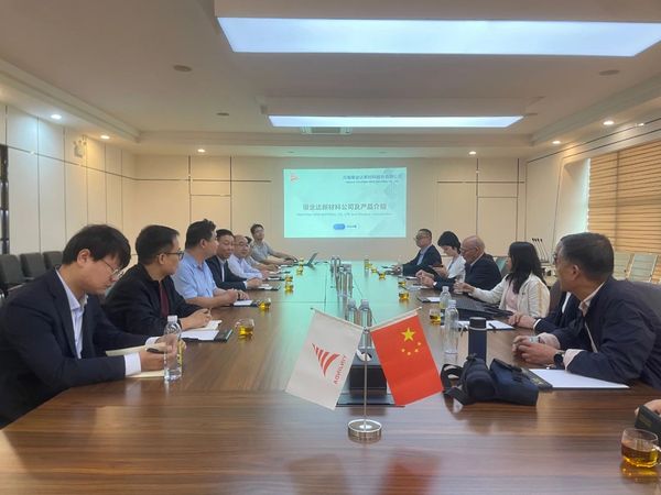 白俄罗斯国度科学院院士一行莅临MG电子集团调研